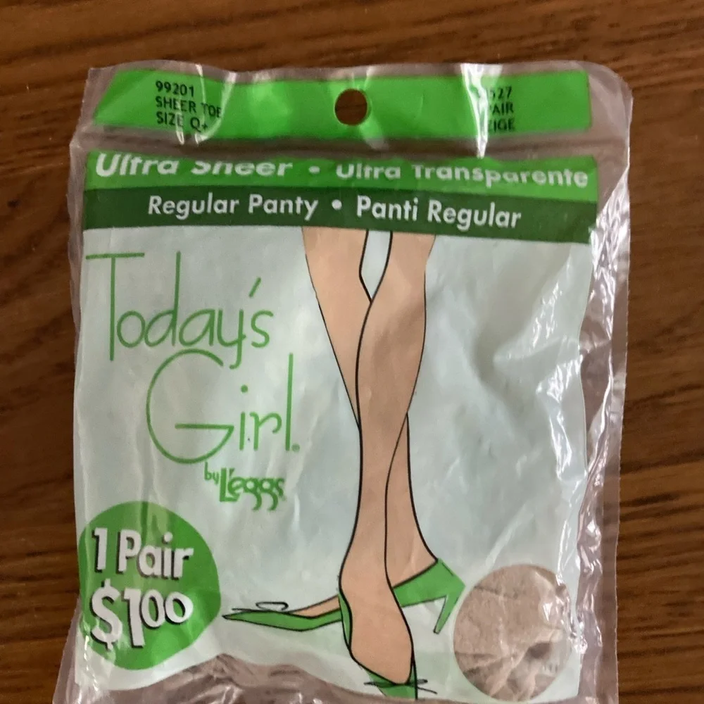 Vintage Pantyhose Bundle Queen Today’s Girl No Nonsense 4 pair
